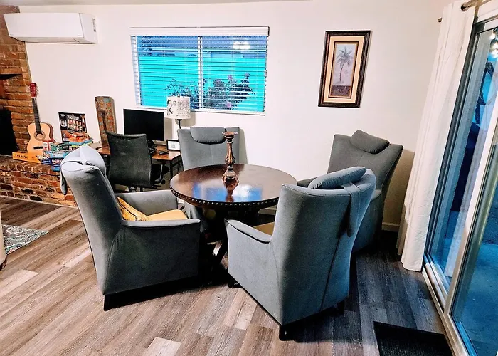 Classic Charmer - Pet Friendly