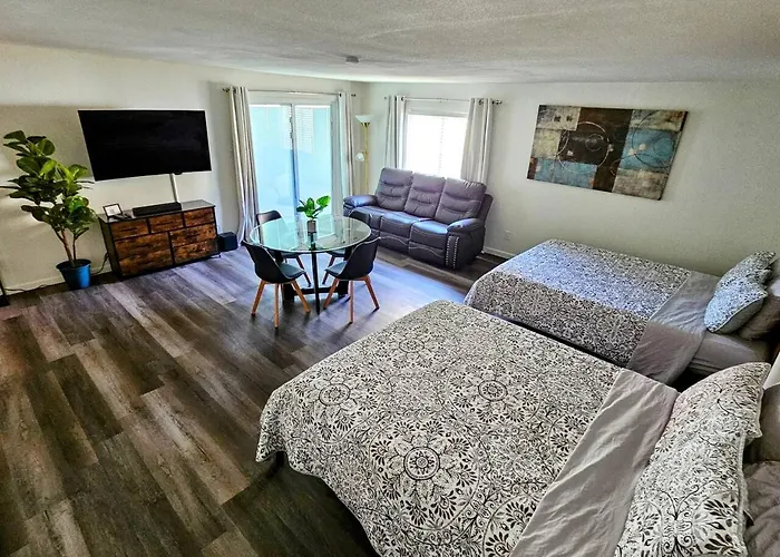 Classic Charmer - Pet Friendly