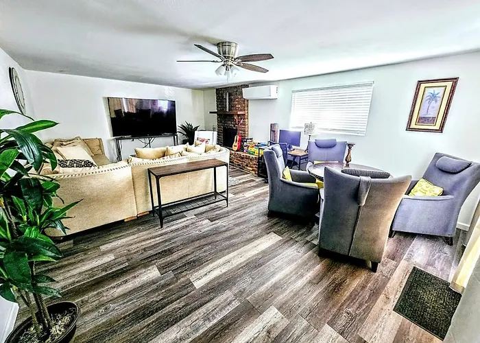 Classic Charmer - Pet Friendly Holiday home *